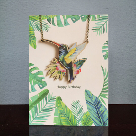 luxe wenskaart met ketting - happy birthday - kolibrie