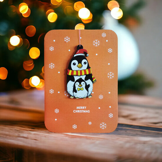luxe kerstkaart met houten kerstboom hanger - merry christmas - pingu&iuml;ns