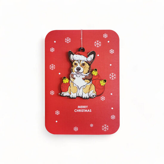 luxe kerstkaart met houten kerstboom hanger - merry christmas - hond met kerstballen