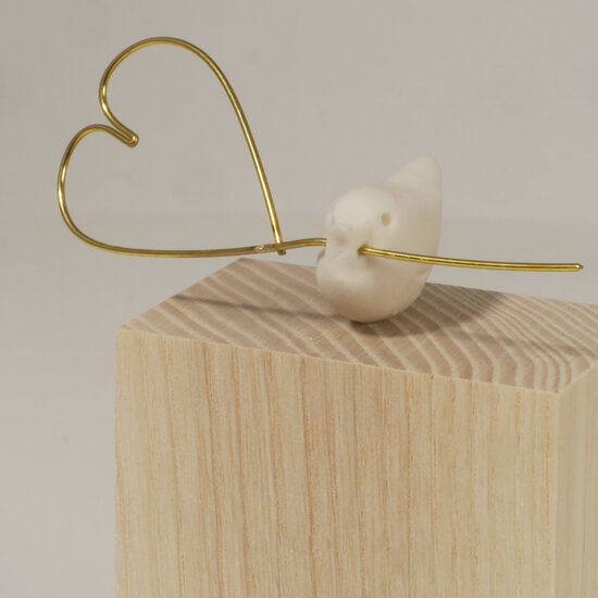 Sculptuur Laurent Tr&eacute;bout - voor jou - vogel met hartje