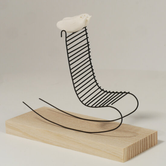 Sculptuur Laurent Tr&eacute;bout - we nemen de tijd - schommelstoel