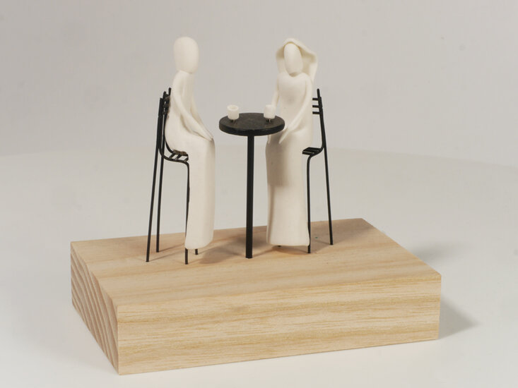 Sculptuur Laurent Tr&eacute;bout - eerste kopje koffie