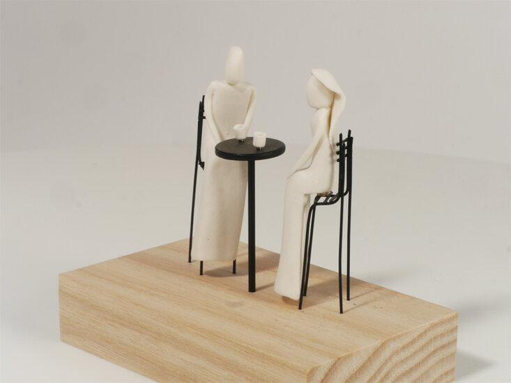 Sculptuur Laurent Tr&eacute;bout - eerste kopje koffie