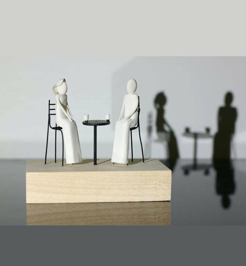 Sculptuur Laurent Tr&eacute;bout - eerste kopje koffie