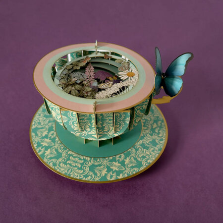 3D pop up wenskaart  - a cup of tea - wilde bloemen met vlinders