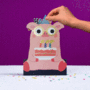 lasergesneden kaart met bewegende ogen - Aww! So Cute! - happy birthday - feestvarken
