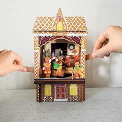 3D pop up kerstkaart  - theater - gingerbread peperkoekhuisje | muller wenskaarten